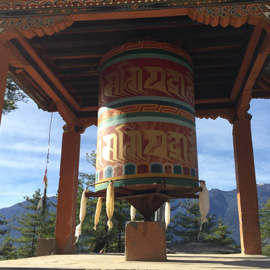 drukasia-bhutan-fact-prayer