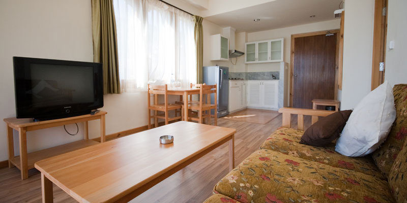 bhutan-suites-suite-living-room-2