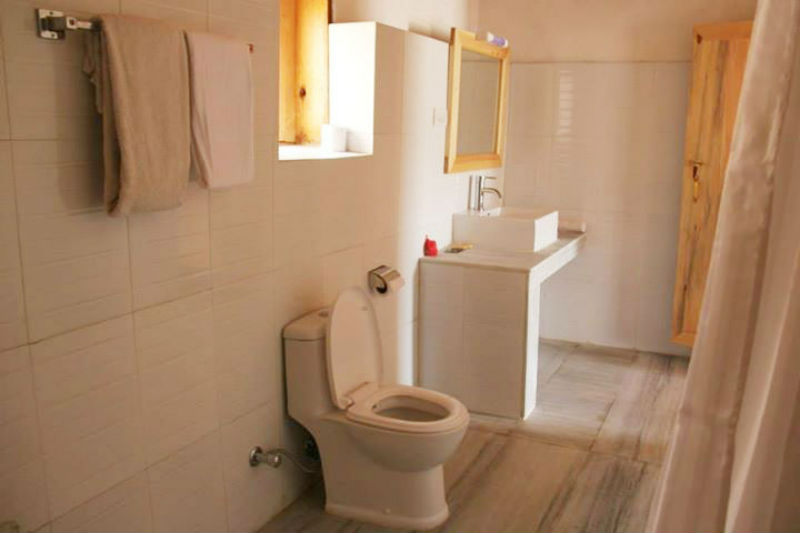 rema-resort-bathroom-21